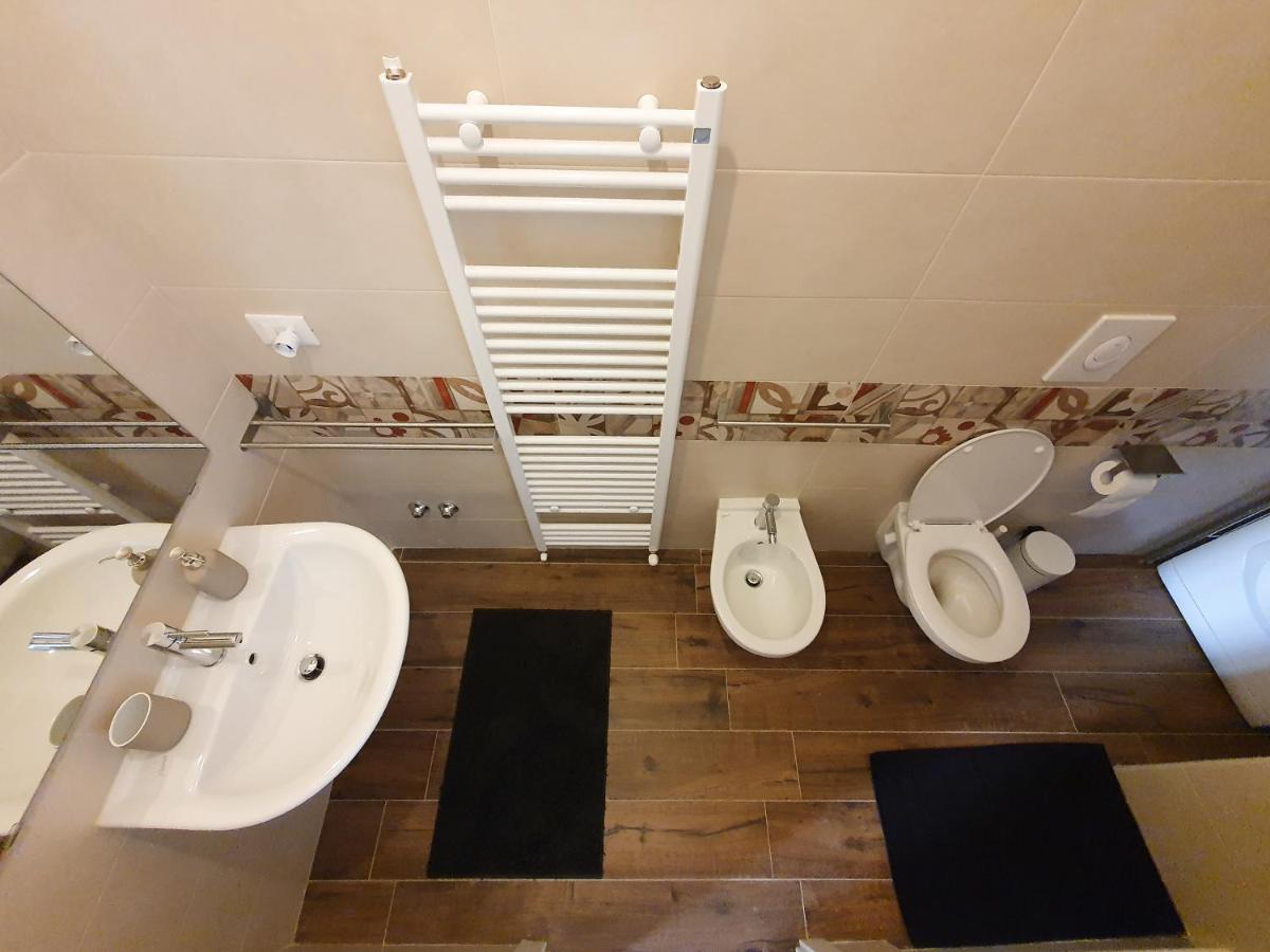 Ferienwohnung Il Caddi - Caratteristico Monolocale In Pieno Centro Storico LʼAquila Exterior foto