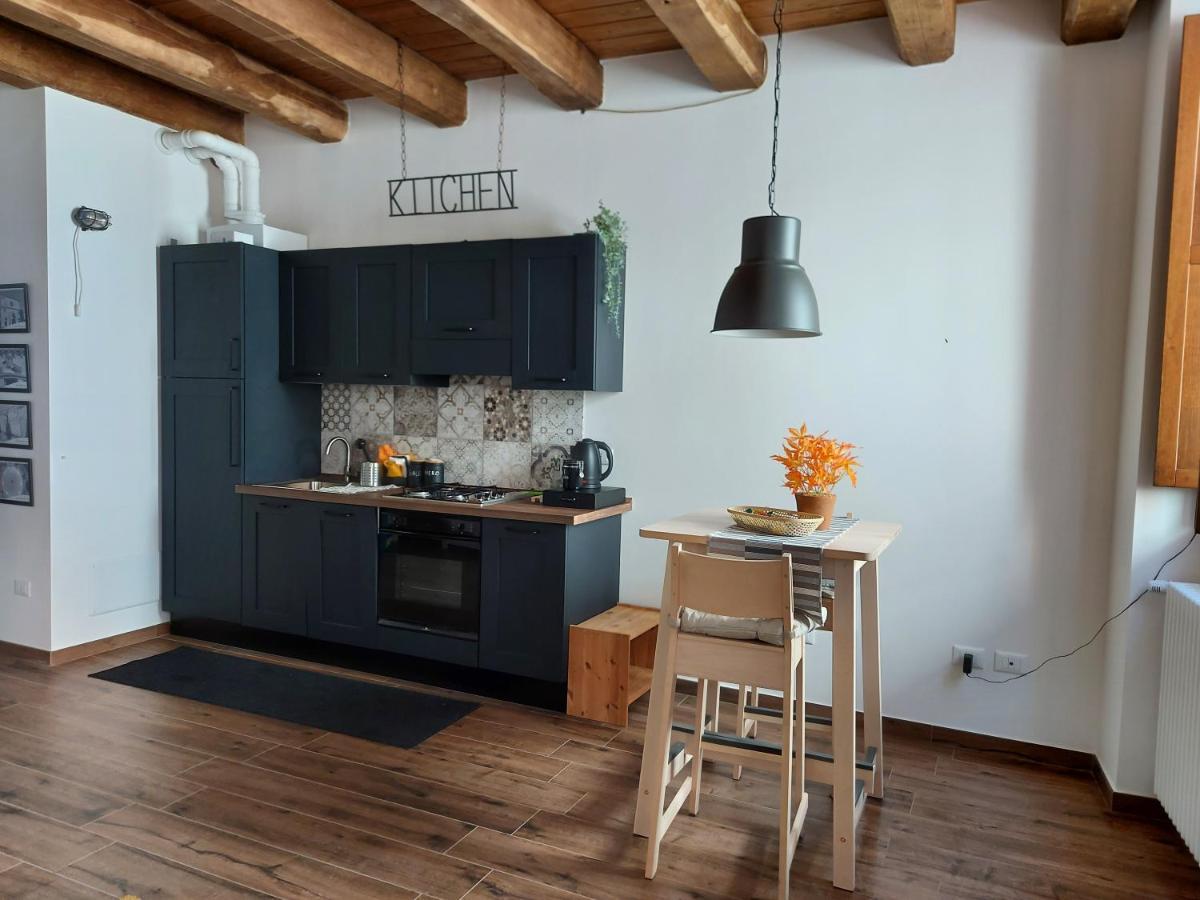 Ferienwohnung Il Caddi - Caratteristico Monolocale In Pieno Centro Storico LʼAquila Exterior foto